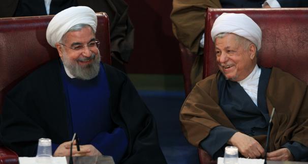لبخند هاشمی و روحانی در خبرگان (عکس)