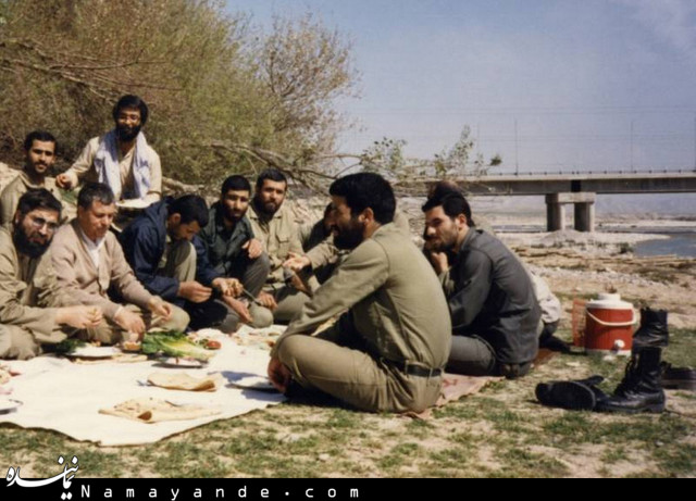 روحانی و هاشمی کنار کارون (عکس)