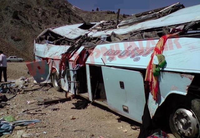 ۶ کشته در حادثه واژگونی اتوبوس حامل راهیان نور زرند کرمان