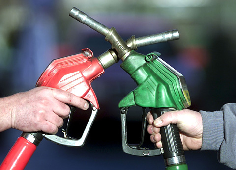 زمان تغییر قیمت بنزین
