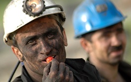 خون کارگران ذوب آهن رنگین تر از کارگران معادن ذغال سنگ نیست