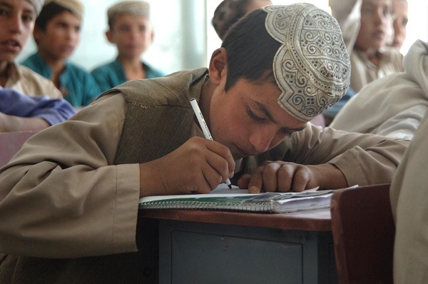 تجمیع دانش آموزان افغانی