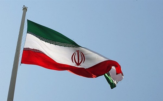 اهتزاز بزرگترین پرچم جمهوری اسلامی ایران در سطح شهرستان زرند