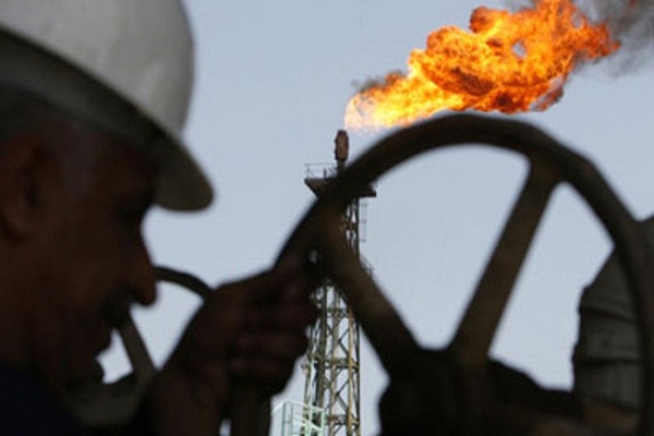 اعمال فشار به تهران از طریق کاهش قیمت نفت/ ایران به درآمد نفتی پایین عادت کرده است