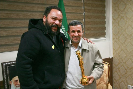 دیدار یک هنرپیشه فرانسوی با احمدی‌نژاد (+عکس)