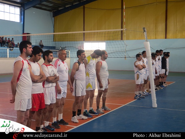 برگزاری افتتاحیه مسابقات والیبال جام زنده یاد حاج مختار محمدی در زرند