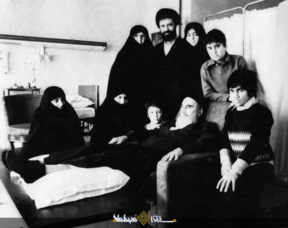 تصویر خانوادگی بسیار متفاوت از امام خمینی