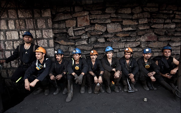 معدنچیان و افت قیمت زغالسنگ پنجه در پنجه هم انداخته اند