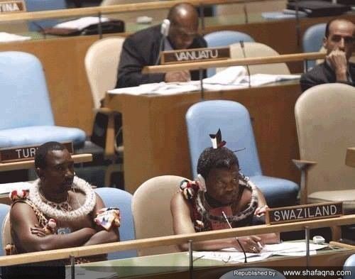تصویری جالب از لباس نمایندگان سوازیلند در اجلاس رسمی سازمان ملل