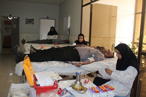 اهداء خون در مجتمع کک سازی و پالایش قطران زرند (+تصاویر)