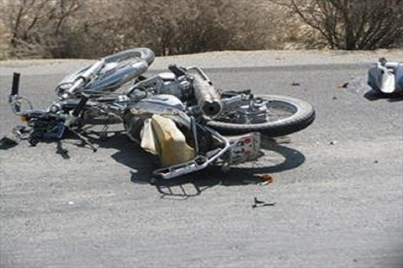 واژگونی موتورسیکلت در زرند یک کشته و دو مصدوم بر جای گذاشت