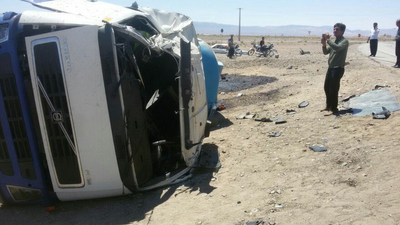 واژگونی کامیون در جاده «زرند – بافق» یک کشته بر جای گذاشت