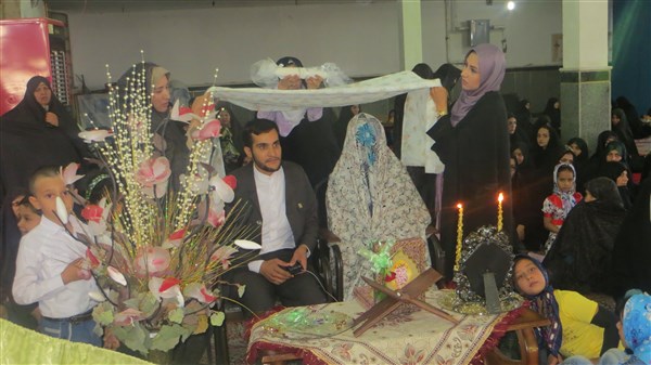برگزاری مراسم ازدواج زوج زرندی در مسجد (+تصاویر)
