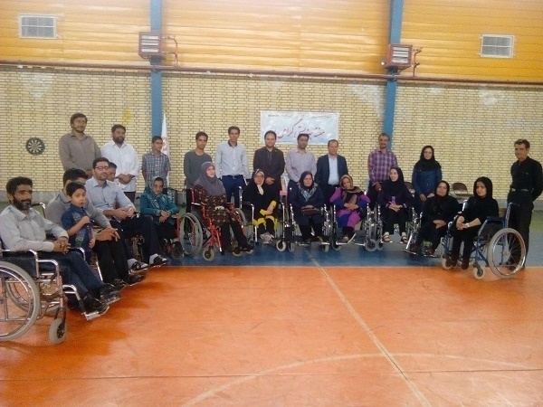 مسابقات ویلچررانی و دارت معلولین زرند برگزار شد (+تصاویر)