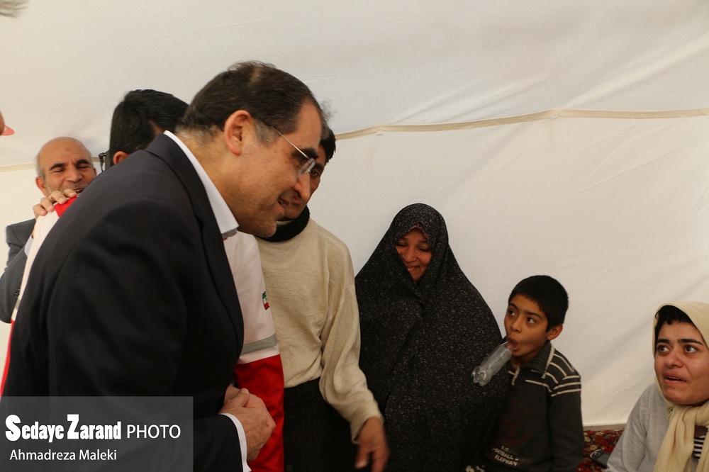 عکس/ بازدید وزیر بهداشت از مناطق زلزله زده کوهبنان