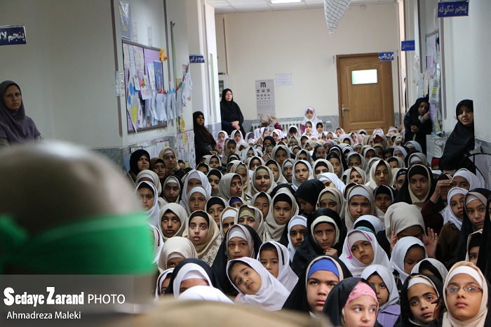 دختران با رعایت حجاب راه شهدا را ادامه دهند