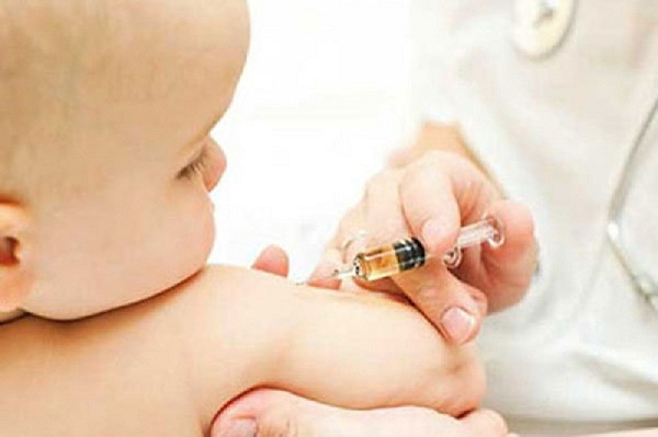 تاکنون ۶ هزار کودک زرندی واکسن تزریقی فلج اطفال را دریافت کرده‌اند
