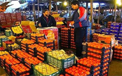 توزیع ۱۰۰ تن میوه تنظیم بازار شب عید در ۹ غرفه در زرند
