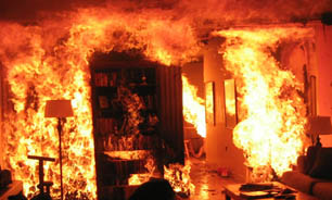 آتش‌سوزی منزل مسکونی در زرند ۵ مصدوم داشت