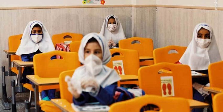 واکسینه شدن ۹۹ درصد دانش آموزان کرمانی علیه کرونا / تمام مدارس کرمان، مجوز بازگشایی دریافت کرده اند