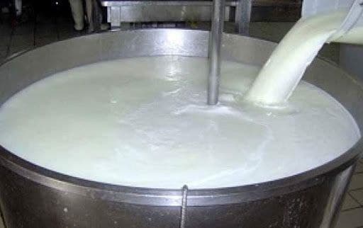 موافقت با افزایش قیمت شیر در زرند به ازای هر کیلوگرم ۵۵۰۰ تومان
