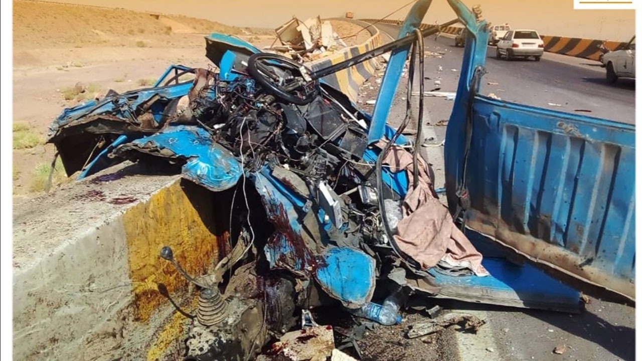 مرگ راننده در پی برخورد با دهانه پل مطهرآباد زرند
