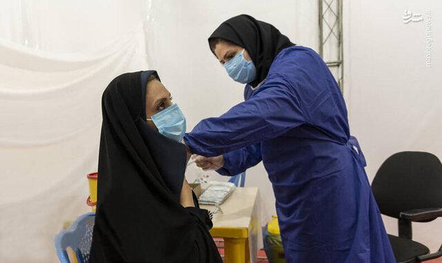 حدود ۷۰ درصد فرهنگیان استان کرمان در مقابل بیماری کرونا واکسینه شده اند