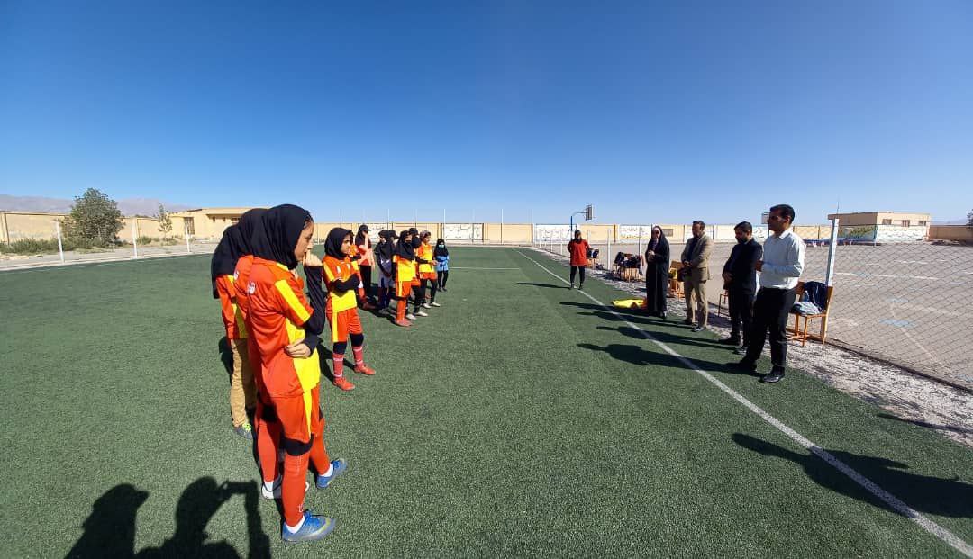 تجلیل از دختران فوتبالیست زرندی 2