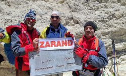 صعود کوهنوردان زرندی به بام ایران
