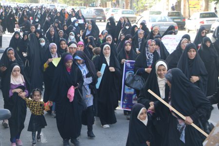 تجمع و راهپیمایی بانوان زرندی در پاسداشت عفاف و حجاب