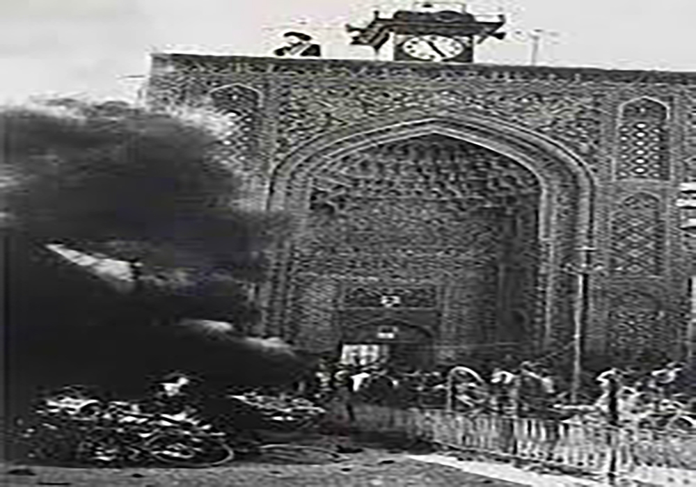 ماجرای جانسوز آتش کشیدن مسجد جامع کرمان