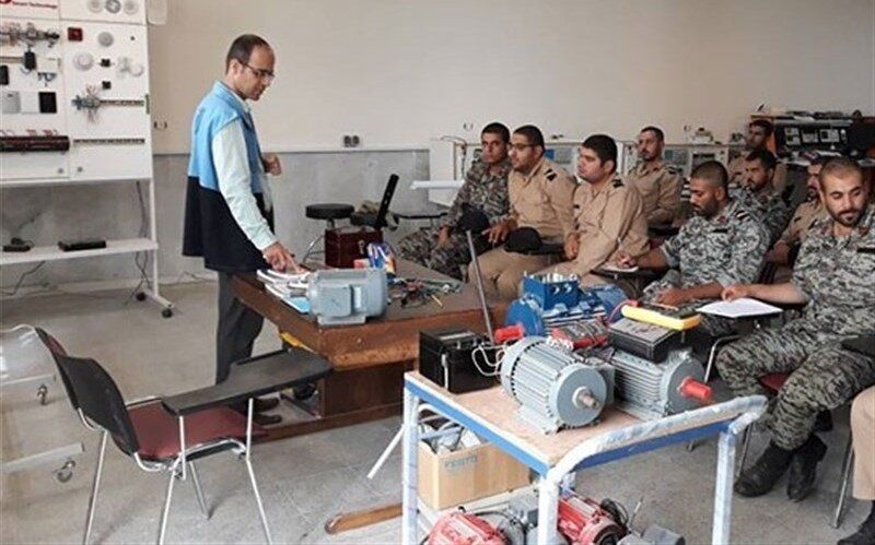 سربازان وظیفه استان کرمان آموزش های مهارتی فرامی گیرند