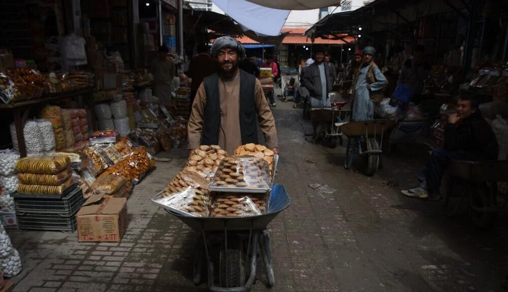 ۶ مغازه به دلیل به کارگیری اتباع غیرمجاز در بازار کرمان پلمب شد