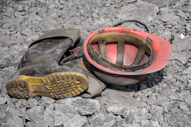 ریزش معدن زغال سنگ در کرمان یک کشته و ۵ مجروح برجا گذاشت