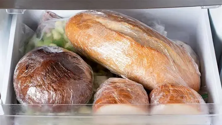 آیا منجمد کردن نان آن را سالم تر می کند؟