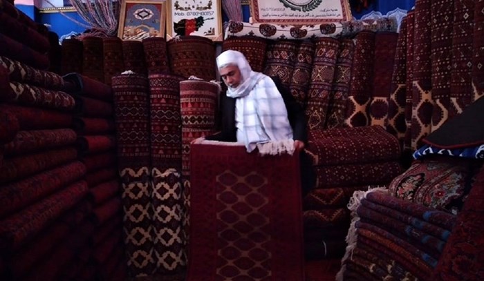 پای فرش افغان بافت به بازار ایران باز شد